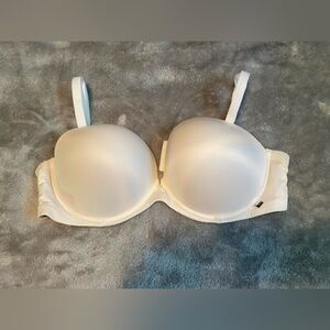 Victoria’s Secret Very Sexy Convertible Type Strapless Bra 38DD